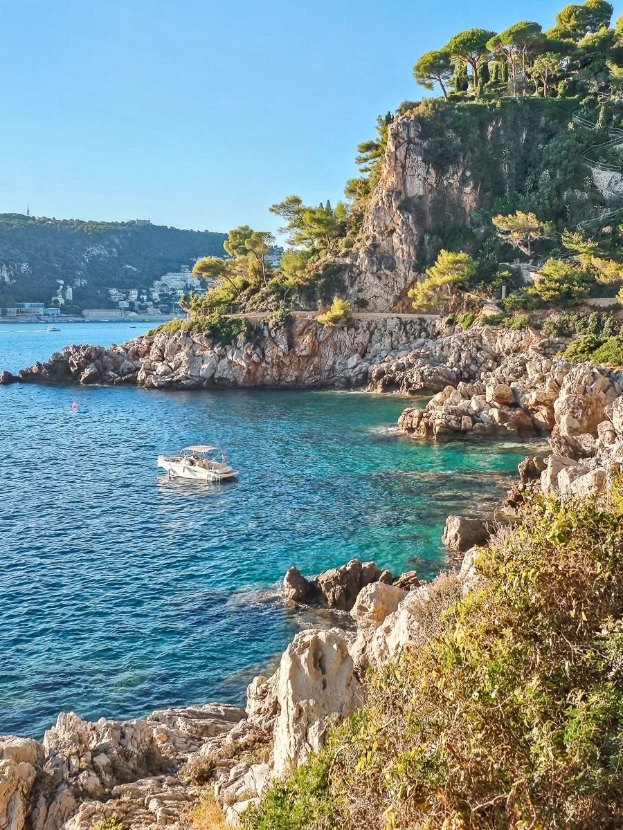 The coastal path east of the villa, the water below.